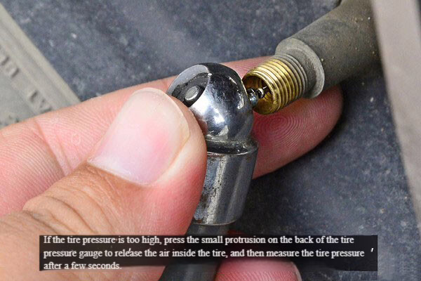 Illustrated guide to using a tire pressure gauge